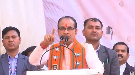 MP Election: दिग्विजय के गढ़ में शिवराज की हुंकार, बोले - कांग्रेस को उसके अहंकार ने हराया