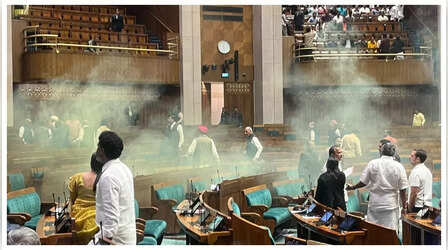 Lok Sabha Security Breach: गुरूग्राम में जहां रूके थे आरोपी, हिरासत में लिए गए दंपत्ति, एक की तलाश जारी