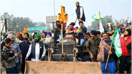 Kisan Andolan Latest News: कहां अटकी है किसानों की बात? जारी रहेगा दिल्ली कूच या मानेंगे अन्नदाता, सरकार के साथ वार्ता आज
