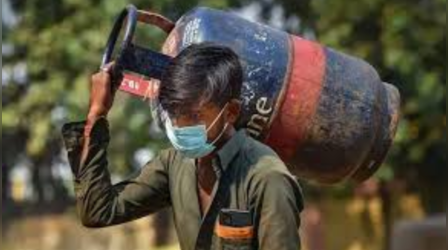 LPG Price Hike: मार्च के पहले ही दिन महंगाई का झटका,कमर्शियल LPG सिलेंडर के दाम बढ़े, जानें अपने शहर के रेट