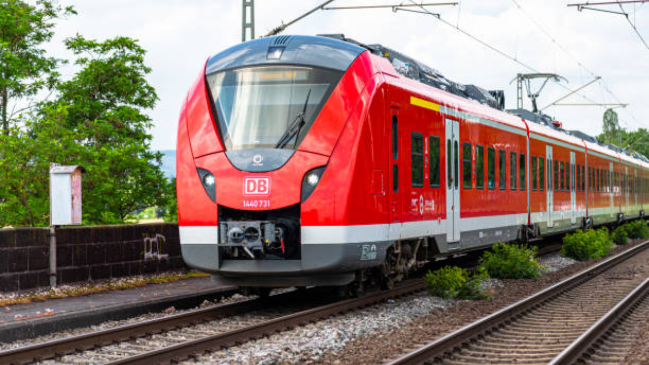 german boy train journey, german boy travel 600 km, viral news, offbeat news, bizzare news, hindi news, news in hindi, times now navbharat