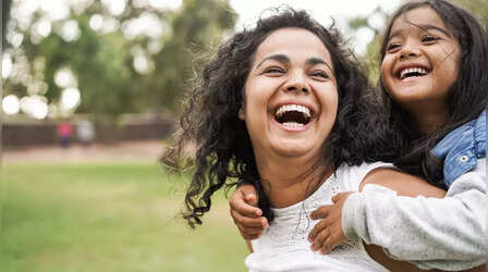 International Women Day: ये इंश्योरेंस लेना न भूलें महिलाएं, बुरे दिन में आएंगे काम
