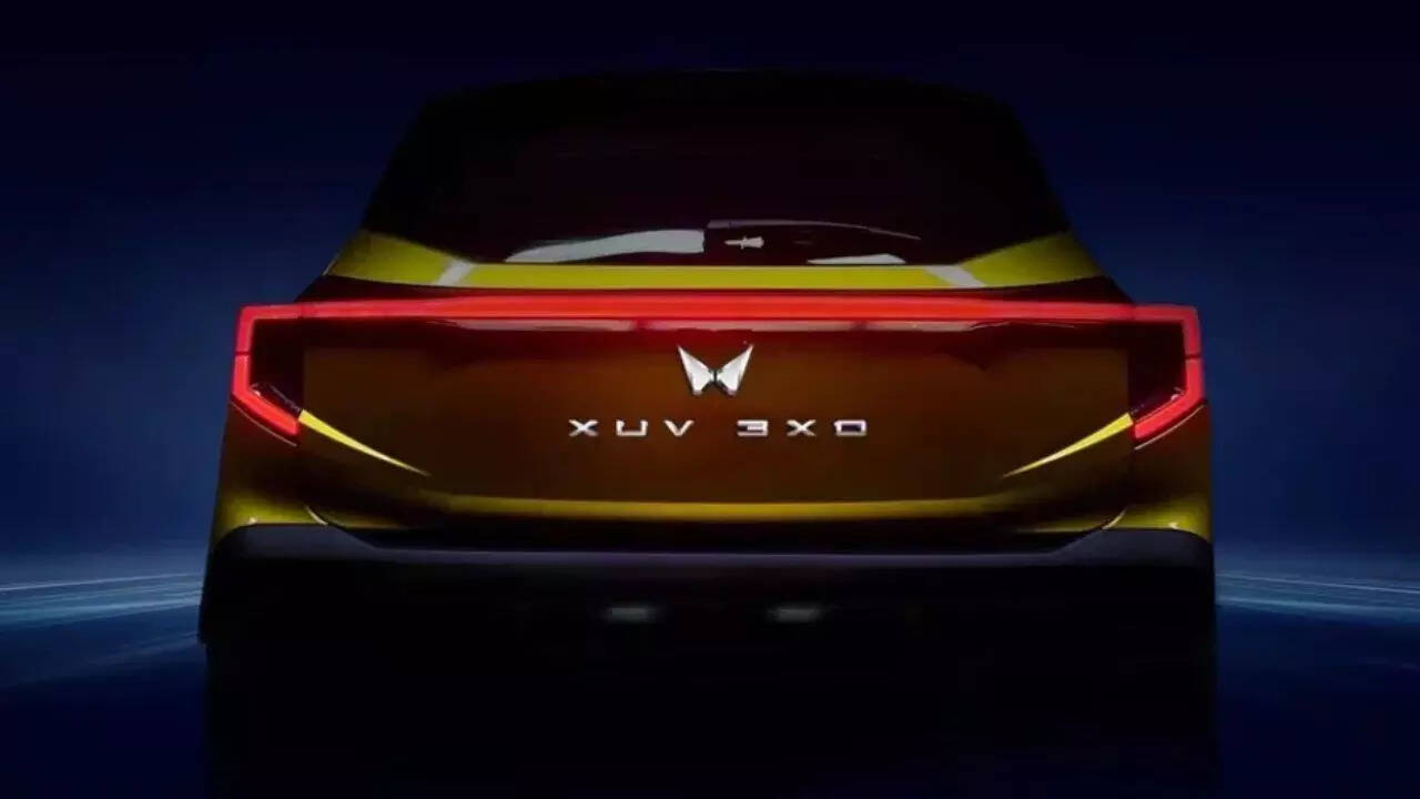 Mahindra XUV 3X0 Spotted Testing
