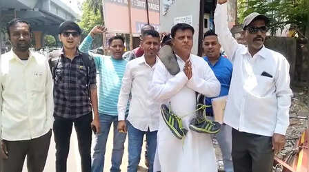 Lok Sabha Election: गले में जूते की माला पहनकर दाखिल किया नामांकन, जानें कौन हैं अतुल गामोची