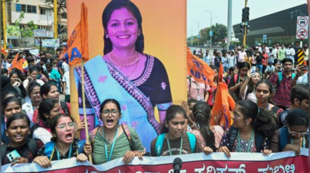 कर्नाटक: कांग्रेस पार्षद की बेटी की बेरहमी से हत्या पर सियासी संग्राम, पिता ने बताया लव जिहाद, मंत्री का इनकार