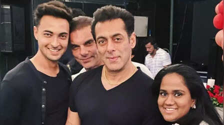 Aayush Sharma ने Salman Khan संग रिश्तों पर किया खुलासा, कहा- मेरा हर फैसला वो परिवार नहीं ......
