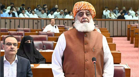 Pakistan: भारत का लक्ष्य महाशक्ति बनना है, जबकि हम दिवालियापन से बचने के लिए मांग रहे हैं भीख: मौलाना फजलुर रहमान