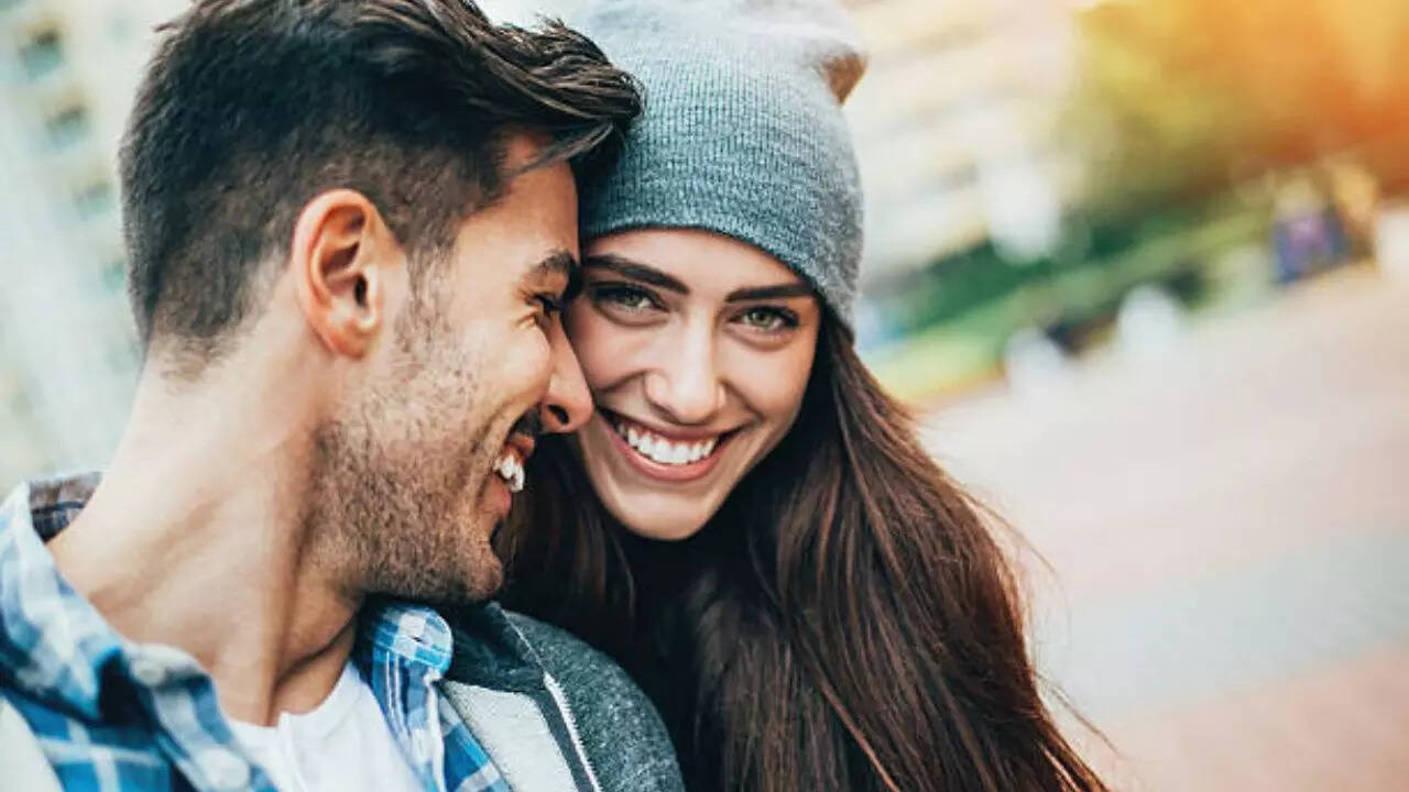 Romantic Love Shayari In Hindi For Girlfriend