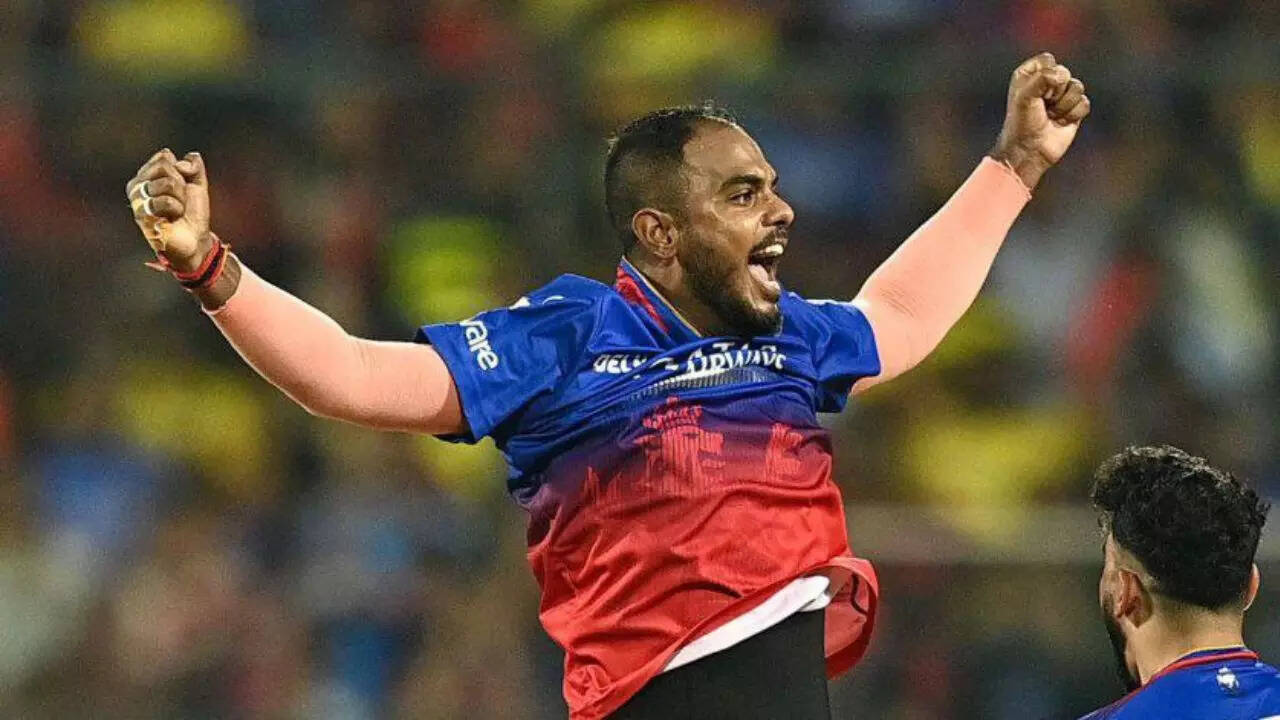yash Dayal Last Over