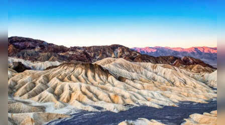 Death Valley: दुनिया की सबसे गर्म जगह पर खिसकते हैं पहाड़? डेथ वैली का रहस्यमयी इतिहास