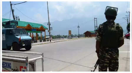 J&K: कुपवाड़ा पुलिस स्टेशन पर हमला करने के आरोप में 3 लेफ्टिनेंट कर्नल समेत 16 पर दर्ज हुआ केस