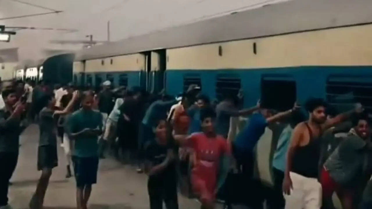 bihar lakhisarai train
