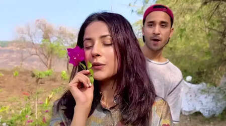 Exclusive: पंजाब की कैटरीना उर्फ Shehnaaz Gill कर रही हैं Raghav Juyal को डेट! तस्वीरें देख नहीं हटा पाओगे नजरें