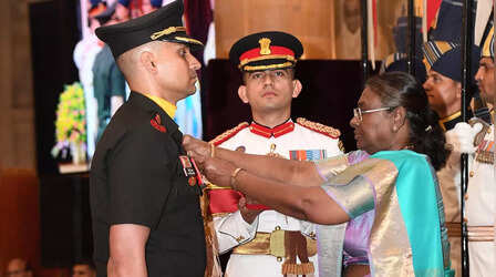 अदम्य साहस व वीरता का परिचय देने वाले 36 वीर जवानों को कीर्ति चक्र व शौर्य चक्र से किया गया सम्मानित