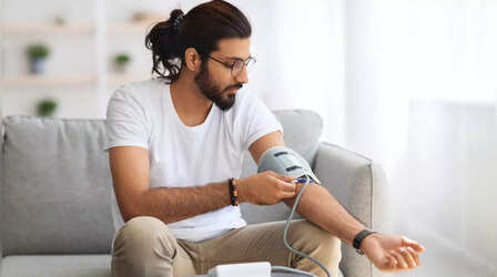घर बैठै ऐसे चेक कर सकते हैं Blood Pressure, बिना मशीन चुटकियों में माप सकते हैं BP की रिडिंग - यहां जानें आसान तरीका