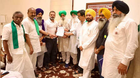 संसद में किसान नेताओं से मिले राहुल गांधी, सरकार पर बनाएंगे MSP पर कानूनी गारंटी का दबाव