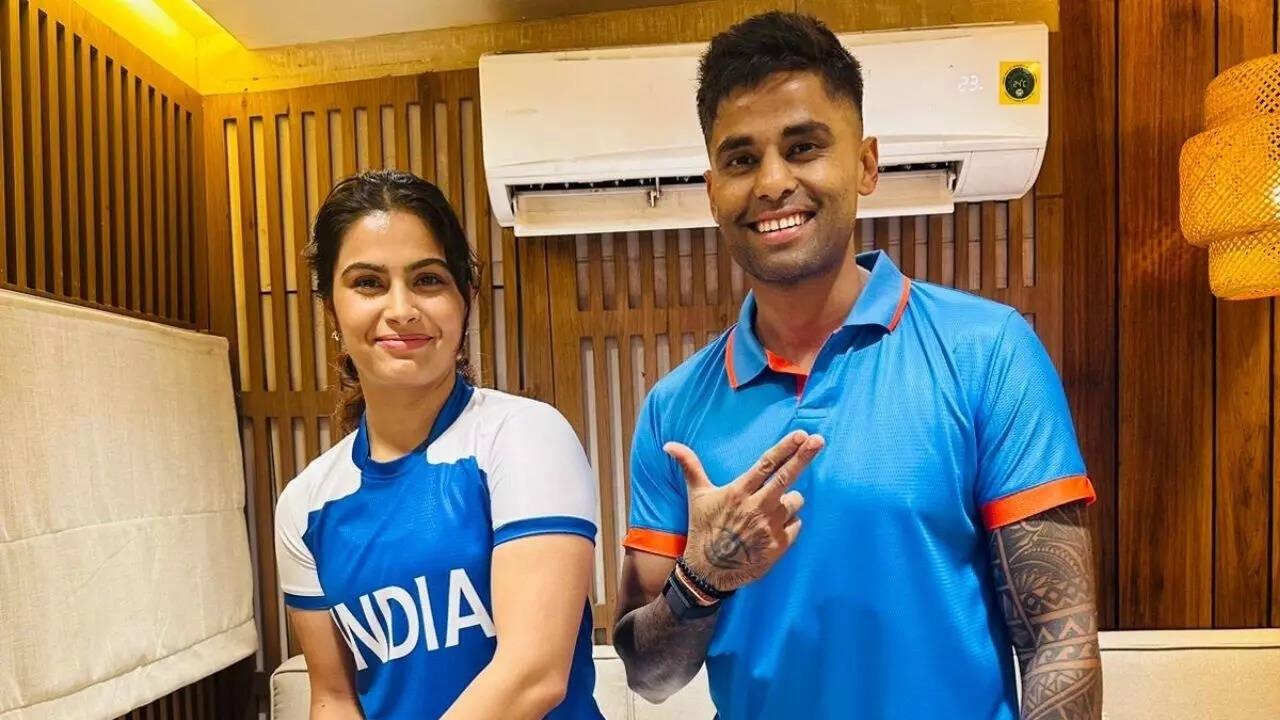 Manu Bhaker, Manu Bhaker News, Manu Bhaker Records, Manu Bhaker Marriage, Manu Bhaker answered on marriage, Paris Olympic medalist Manu Bhaker, Manu Bhaker medalist, Paris Olympic, Paris Olympics 2024, Paris Olympics 2024 News, Paris Olympics 2024 Updates, Paris Olympics,