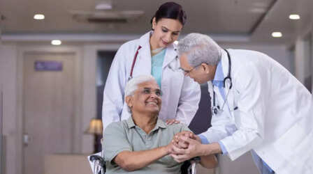 Ayushman Bharat: 70 साल से ऊपर के बुजुर्गों को सरकार का बड़ा तोहफा, अब मुफ्त में होगा पांच लाख तक का इलाज
