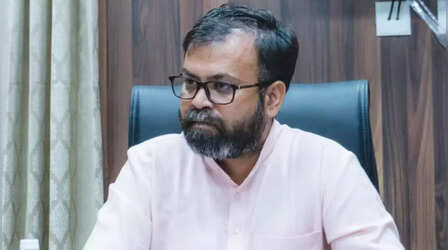 आप MLA अखिलेश पति त्रिपाठी पर मारपीट का आरोप, मॉडल टाउन थाने में FIR दर्ज