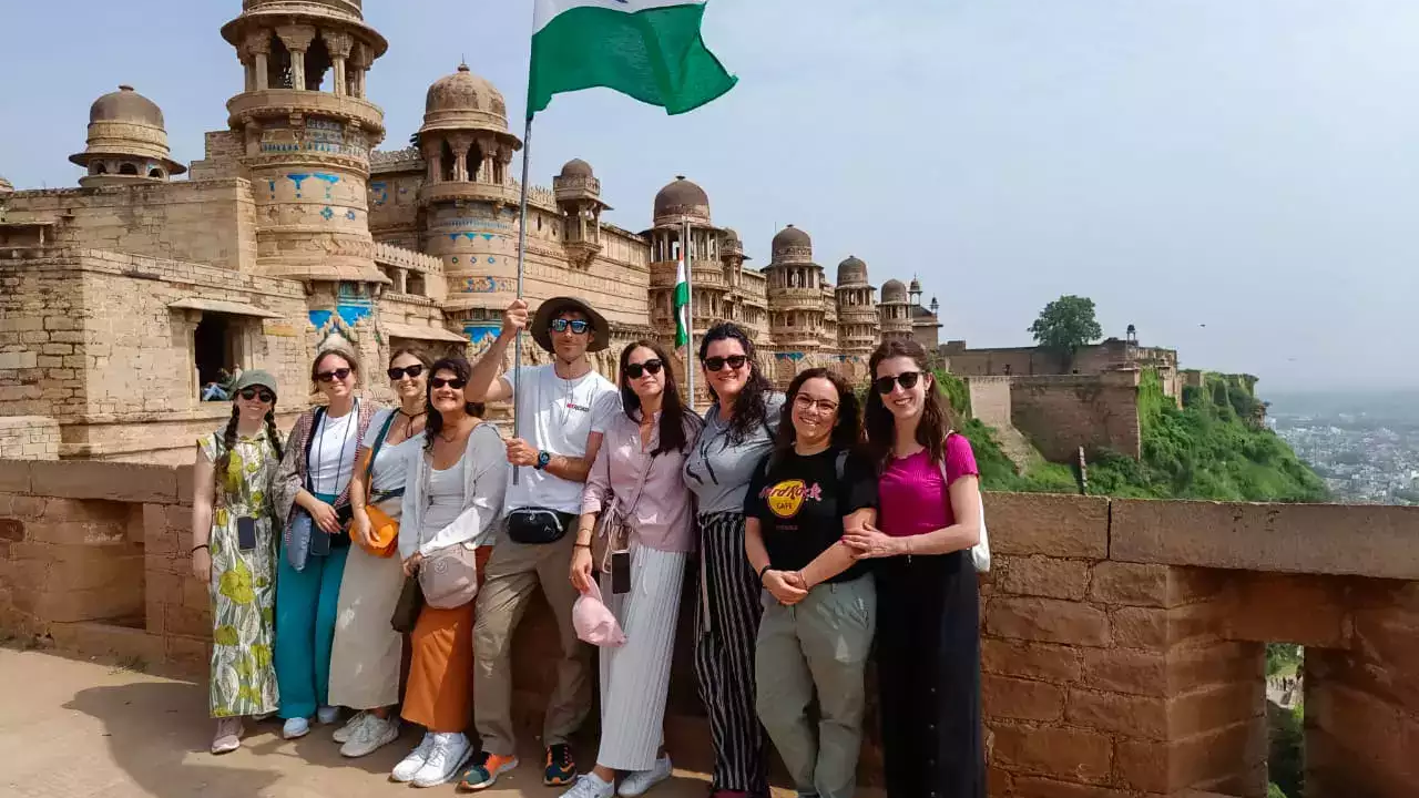 Foreign Tourism: भारत आएंगे 1 करोड़ पर्यटक, इन देशों से सबसे ज्यादा आते हैं विदेशी