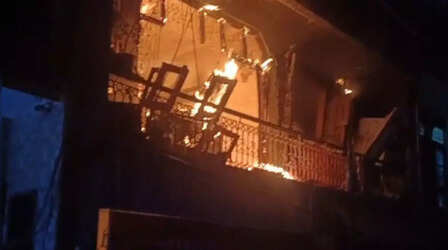 Noida Fire: सेक्टर 27 में एक मकान में लगी भीषण आग, एक महिला की मौत और एक घायल