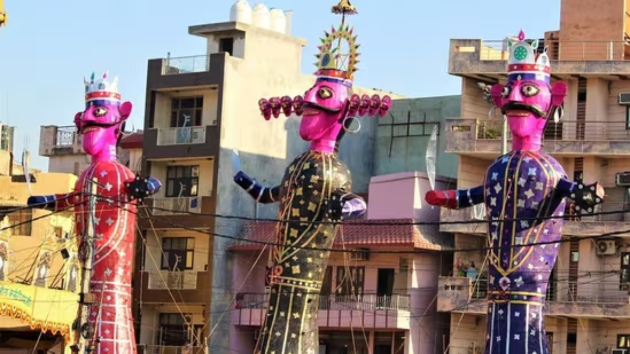 रावण के पुतले। (प्रतीकात्मक फोटो)