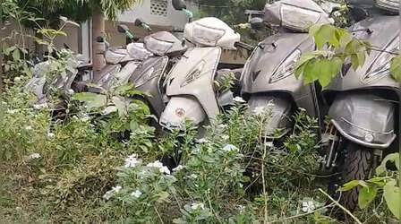 राजस्थान का स्कूटी गार्डन, आदिवासी छात्राओं की आशाओं का कबाड़; लापरवाही से जंग खा रही उम्मीदें