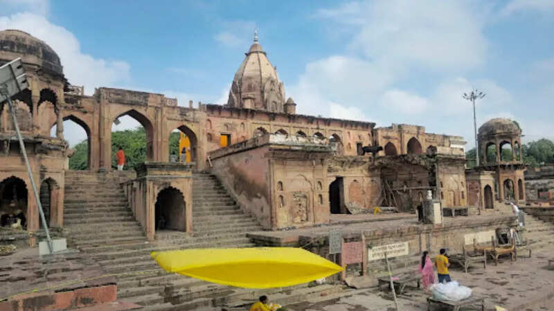 kanpur nearest places