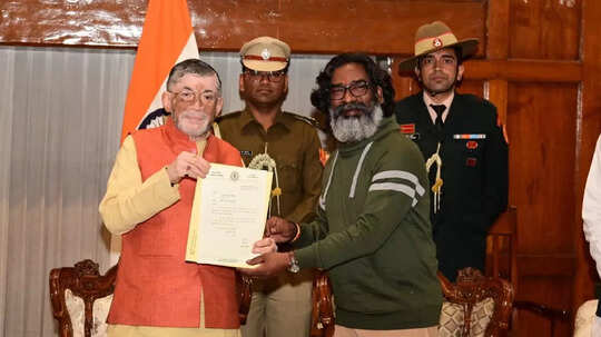 रांची के मोरहाबादी मैदान में सीएम पद की शपथ लेंगे हेमंत सोरेन राहुल गांधी से लेकर लालू यादव तक होंगे शामिल