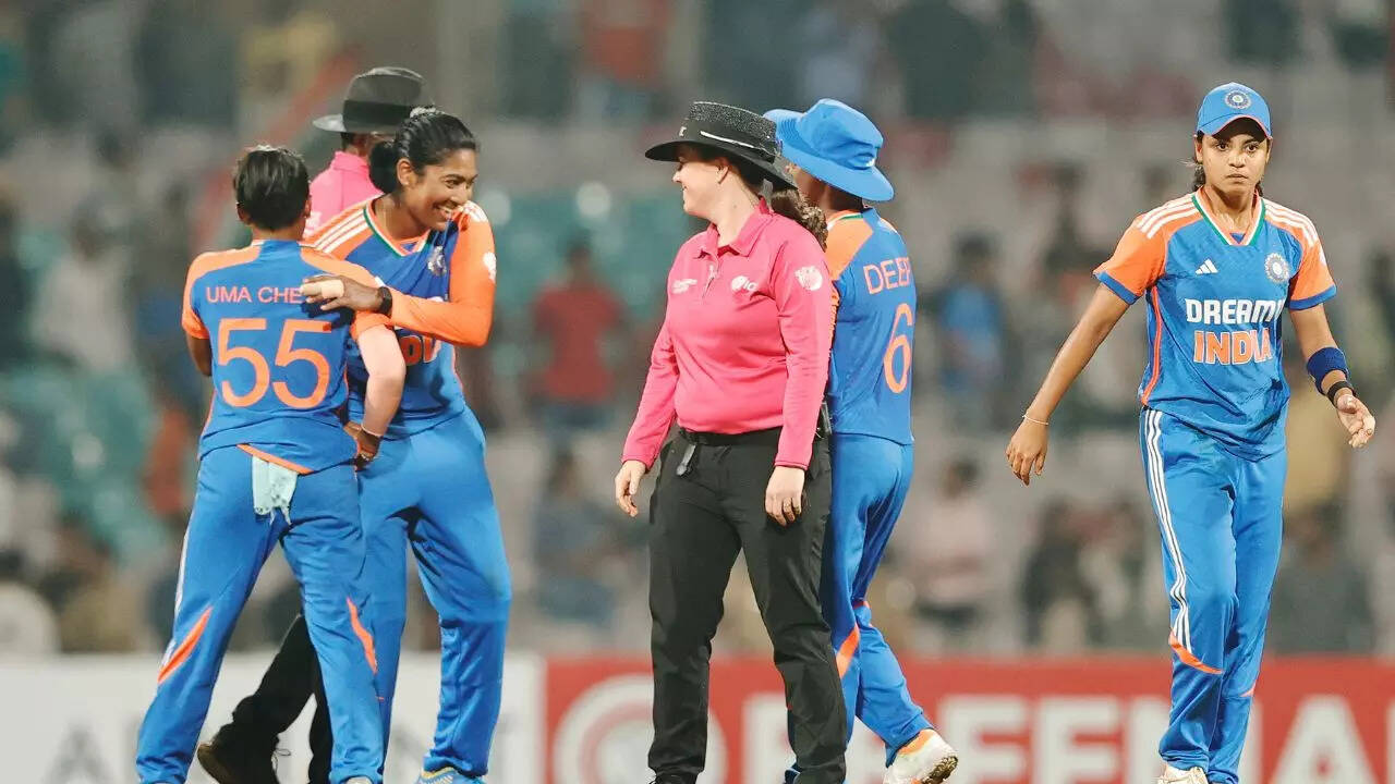 IND Womens, IND W vs WI W, IND W vs WI W 2nd T20, Ind Womens vs WI Womens, India Womens vs West Indies Womens, Harmanpreet Kaur, Smriti Mandhana,