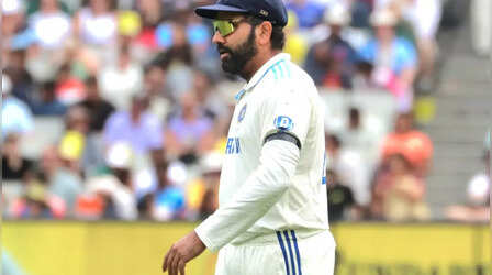 IND vs AUS: पूर्व प्रधानमंत्री डॉ. मनमोहन सिंह को श्रद्धांजलि देने के लिए मेलबर्न में भारतीय खिलाड़ियों ने बांधी काली पट्टी
