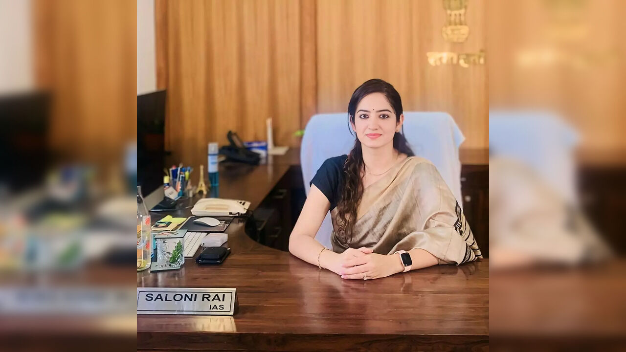 Success Story of IAS Saloni Rai Cracked UPSC With Rank 22 Become ...