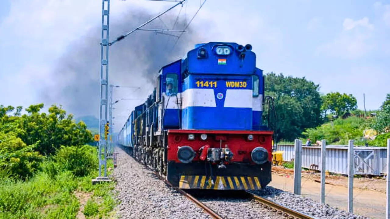 Train (3)