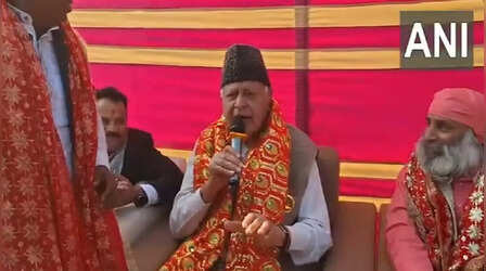 तूने मुझे बुलाया शेरावालिये- कटरा में जब फारूक अब्दुल्ला भरे मंच पर गाने लगे भजन, झूमे श्रद्धालु, देखिए वीडियो