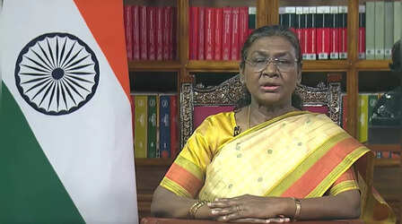 'बाबा साहब ने देश को मजबूत संविधान दिया', राष्ट्रपति मुर्मू के संबोधन की बड़ी बातें