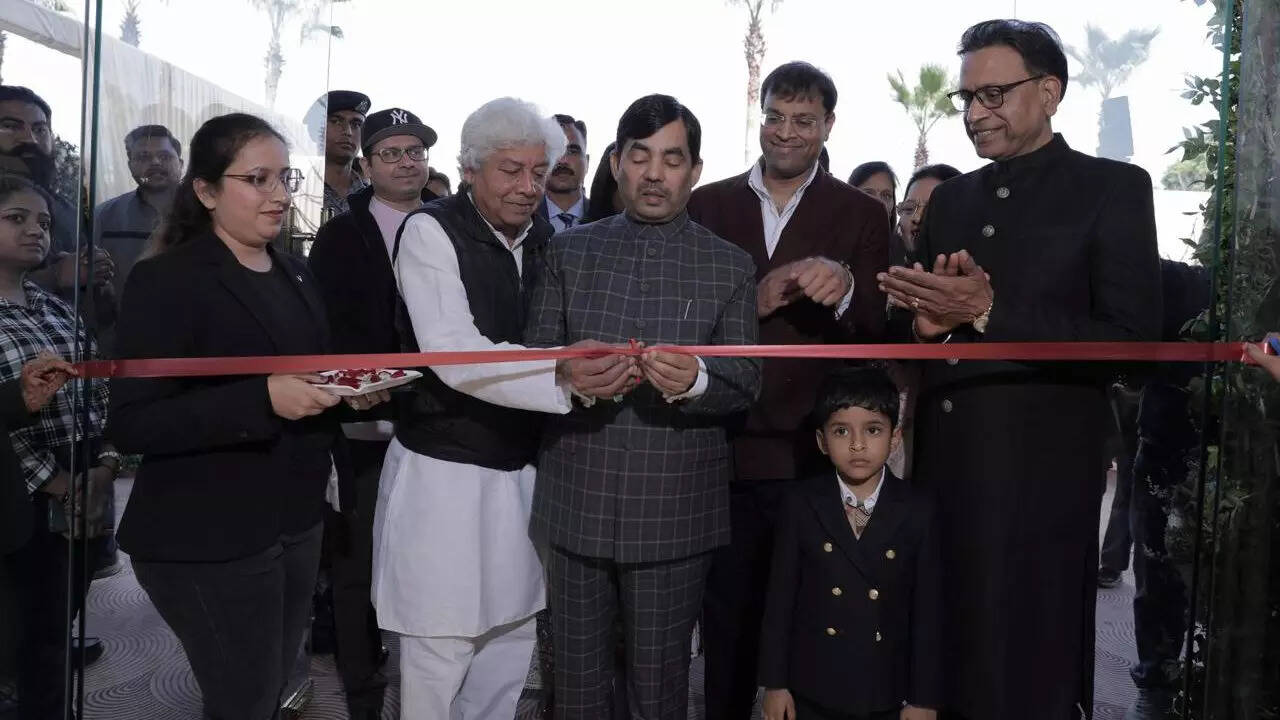 Shahnawaz Hussain PP Jwellers.