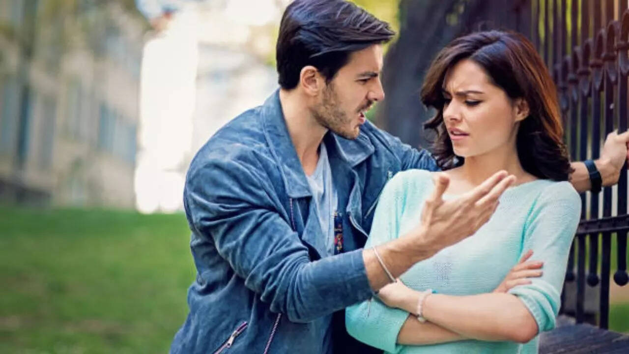 Signs of toxic relationship