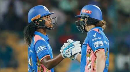 MIW vs UPW, WPL 2025: यूपी वॉरियर्स को 8 विकेट से पटखनी देकर मुंबई इंडियन्स ने पूरी की जीत की हैट्रिक, मैथ्यूज-ब्रंट ने खेली मैच जिताऊ पारी