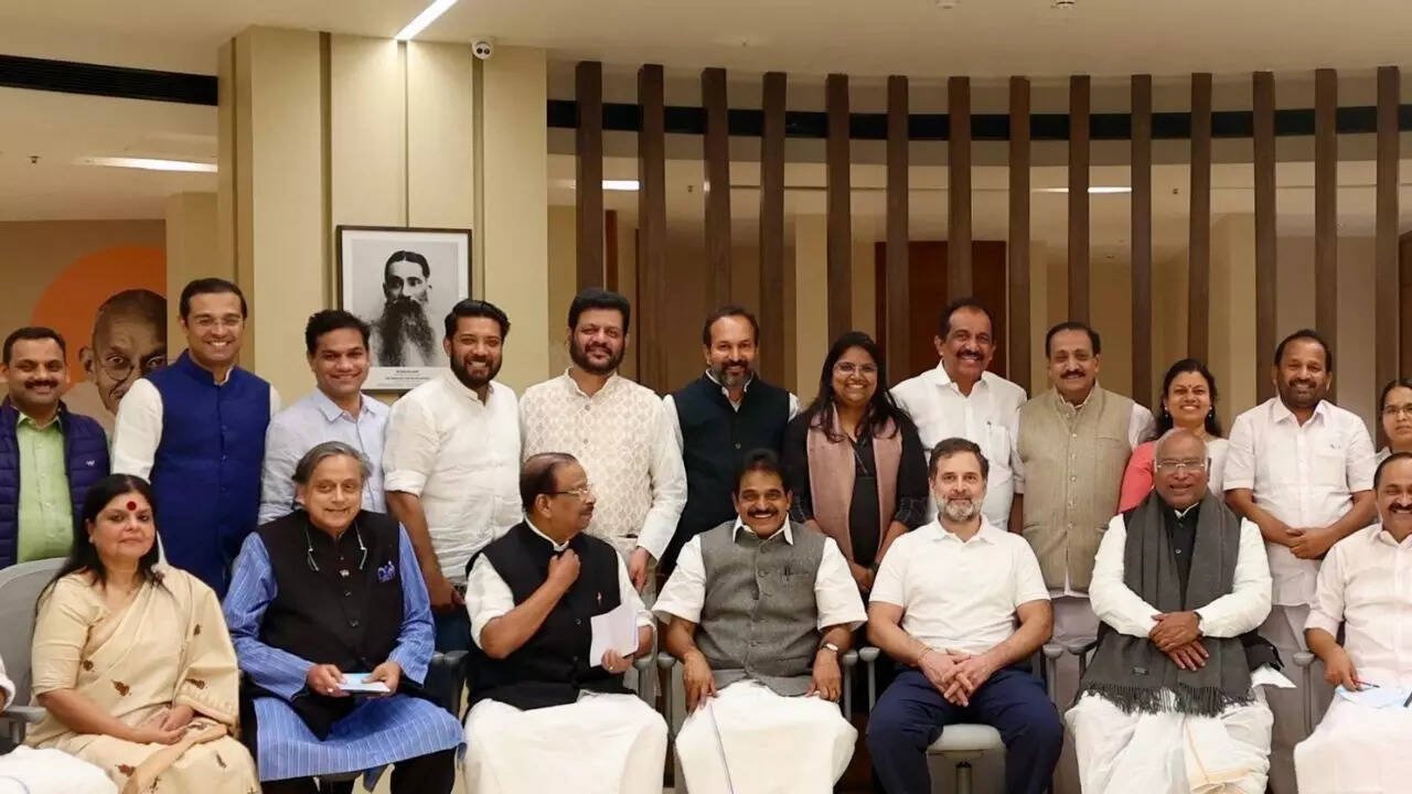 Shashi Tharoor