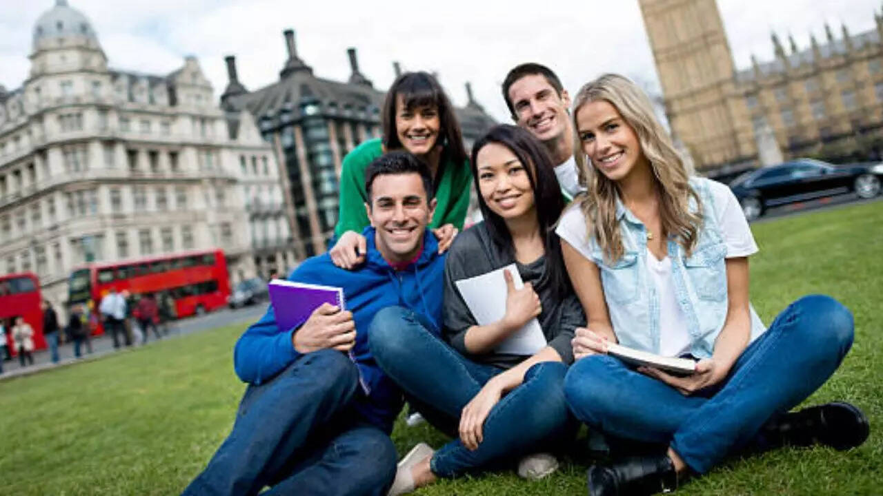 Study In Abroad After 12th, Graduation