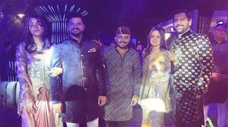 Rishabh Pant Sister Wedding: संगीत समारोह में धोनी और पंत ने गाया गाना, अब वीडियो हो रहा है जमकर वायरल (Video)