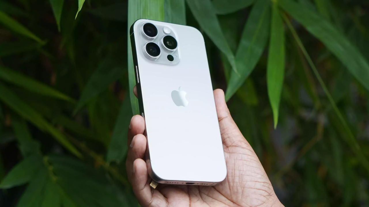 iPhone 16 Pro Max पर जबरदस्त छूट, सस्ते में खरीदना है तो तुरंत भुना लें ऑफर