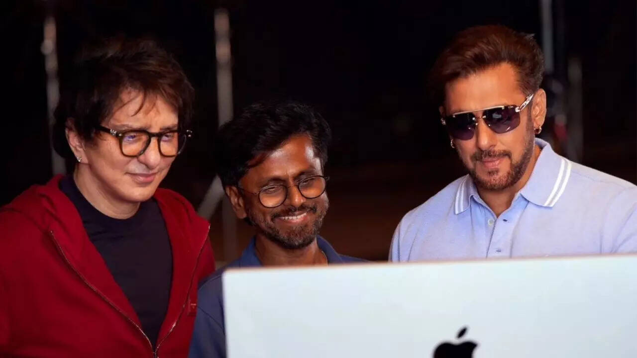 A.R Murugadoss talk about working with Salman Khan
