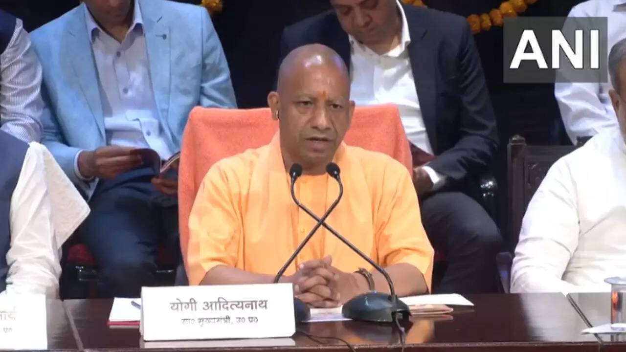 CM Yogi (1)