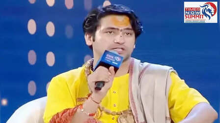 'विदेशी आक्रांता देश में नहीं हो सकते महान', बाबा बागेश्वर बोले- भारत में अकबर, बाबर और औरंगजेब का क्या काम?