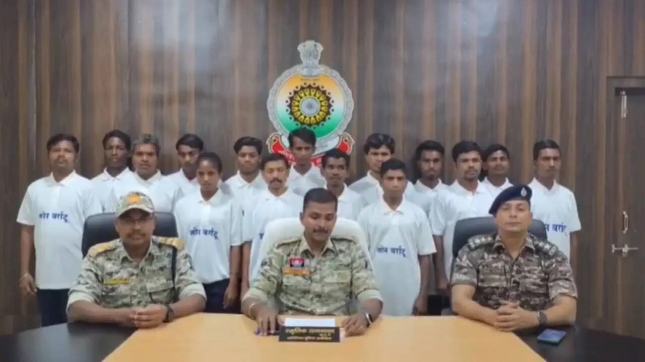 dantewada naxal surrender