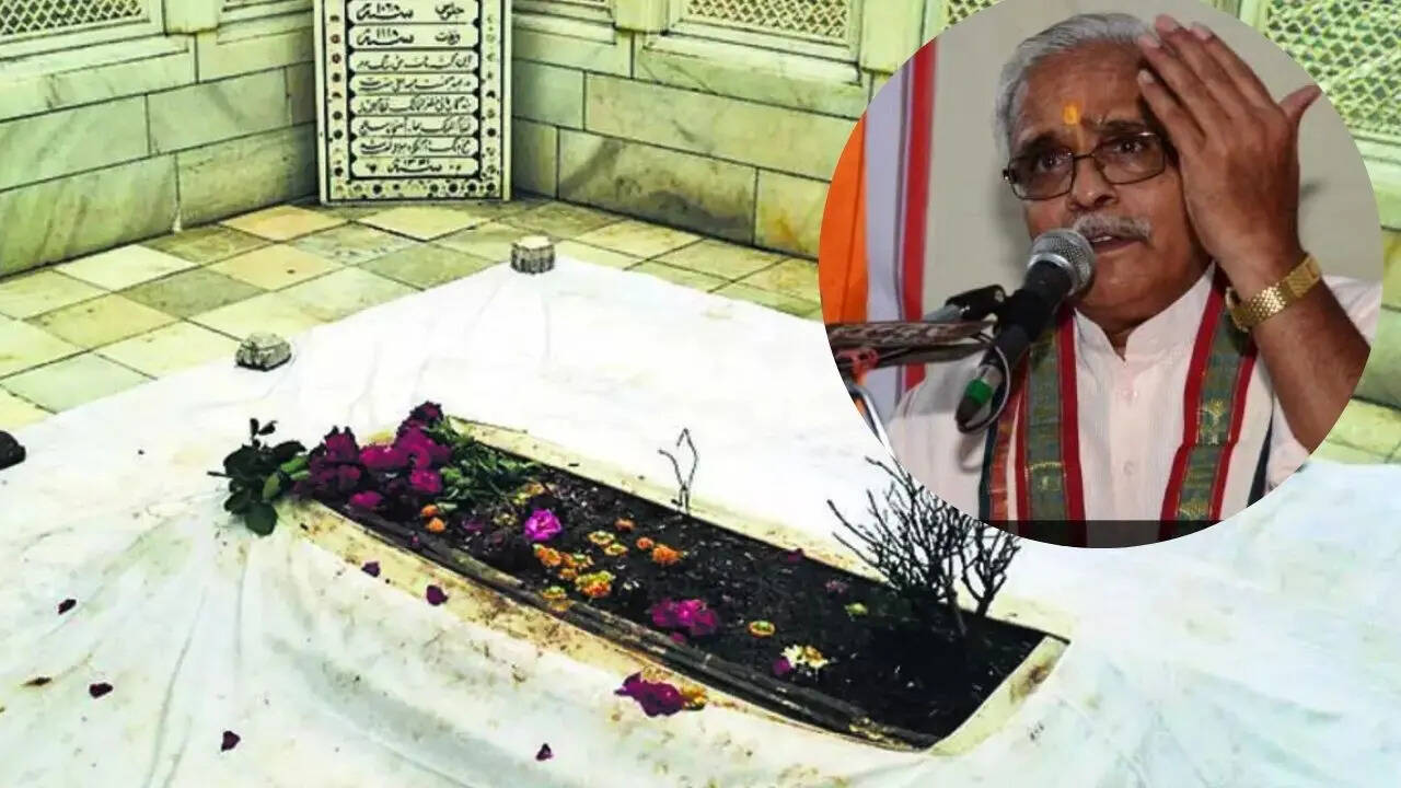 rss on Aurangzeb