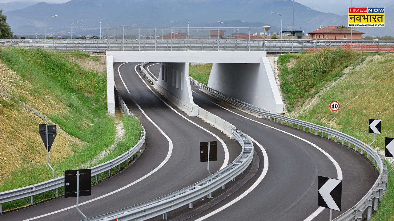 Greater Noida-Noida Expressway Underpasses