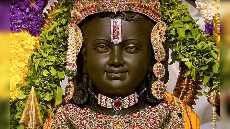Chaitra Navratri 2025 Ayodhya Ram Lala Live Darshan Aarti अयोध्या मंदिर के प्रभु श्रीरामलला की तस्वीर