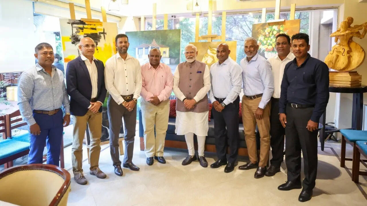 PM modi with Sri Lankan Cricketers
